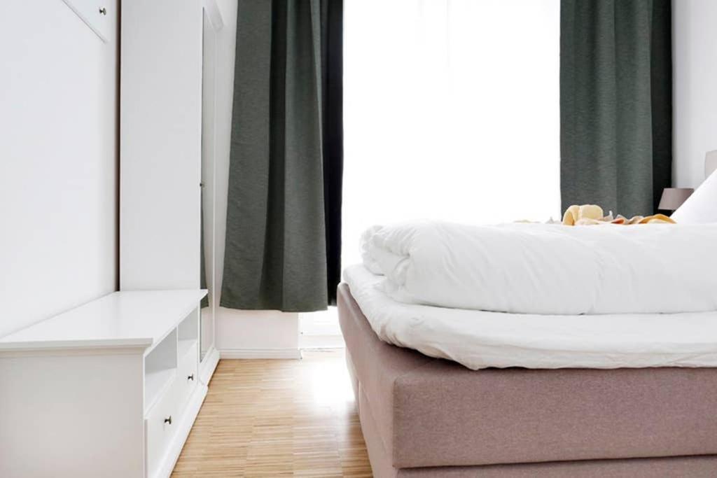 Sc 06 By Rockchair Apartments L Superhost Status L 4 Bedrooms Boxspringbeds 2 Bathrooms Balcony Elevator - Cozy Family & Business Flair Welcomes You! Berlin Exteriör bild