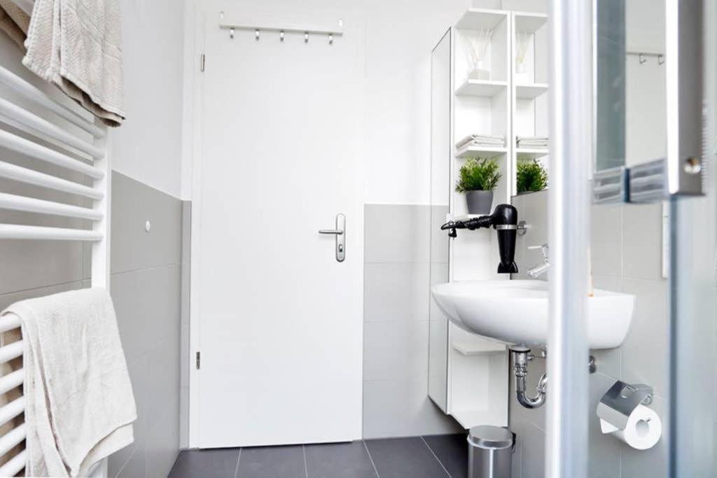 Sc 06 By Rockchair Apartments L Superhost Status L 4 Bedrooms Boxspringbeds 2 Bathrooms Balcony Elevator - Cozy Family & Business Flair Welcomes You! Berlin Exteriör bild