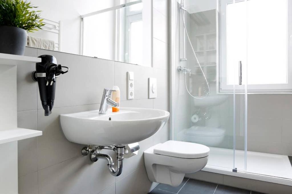 Sc 06 By Rockchair Apartments L Superhost Status L 4 Bedrooms Boxspringbeds 2 Bathrooms Balcony Elevator - Cozy Family & Business Flair Welcomes You! Berlin Exteriör bild